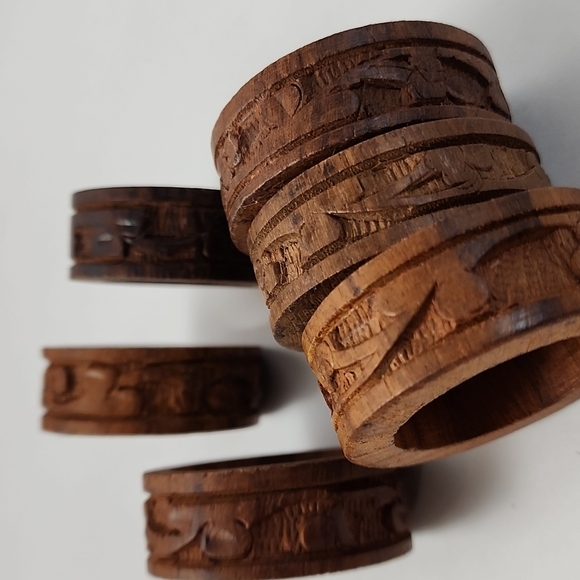 Set of 6 Wood Napkin Rings - Picture 4 of 4